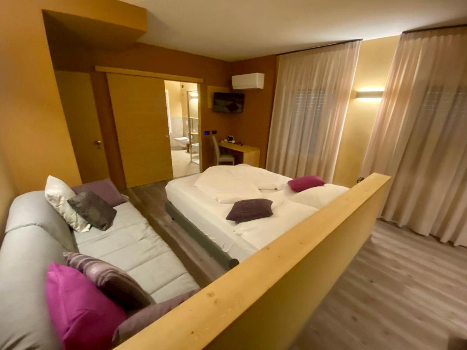 Carla Failela Hotel Вали дел Пазубио Екстериор снимка